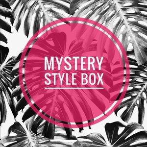 Whole Outfit Mystery Style Box NWT 7 items